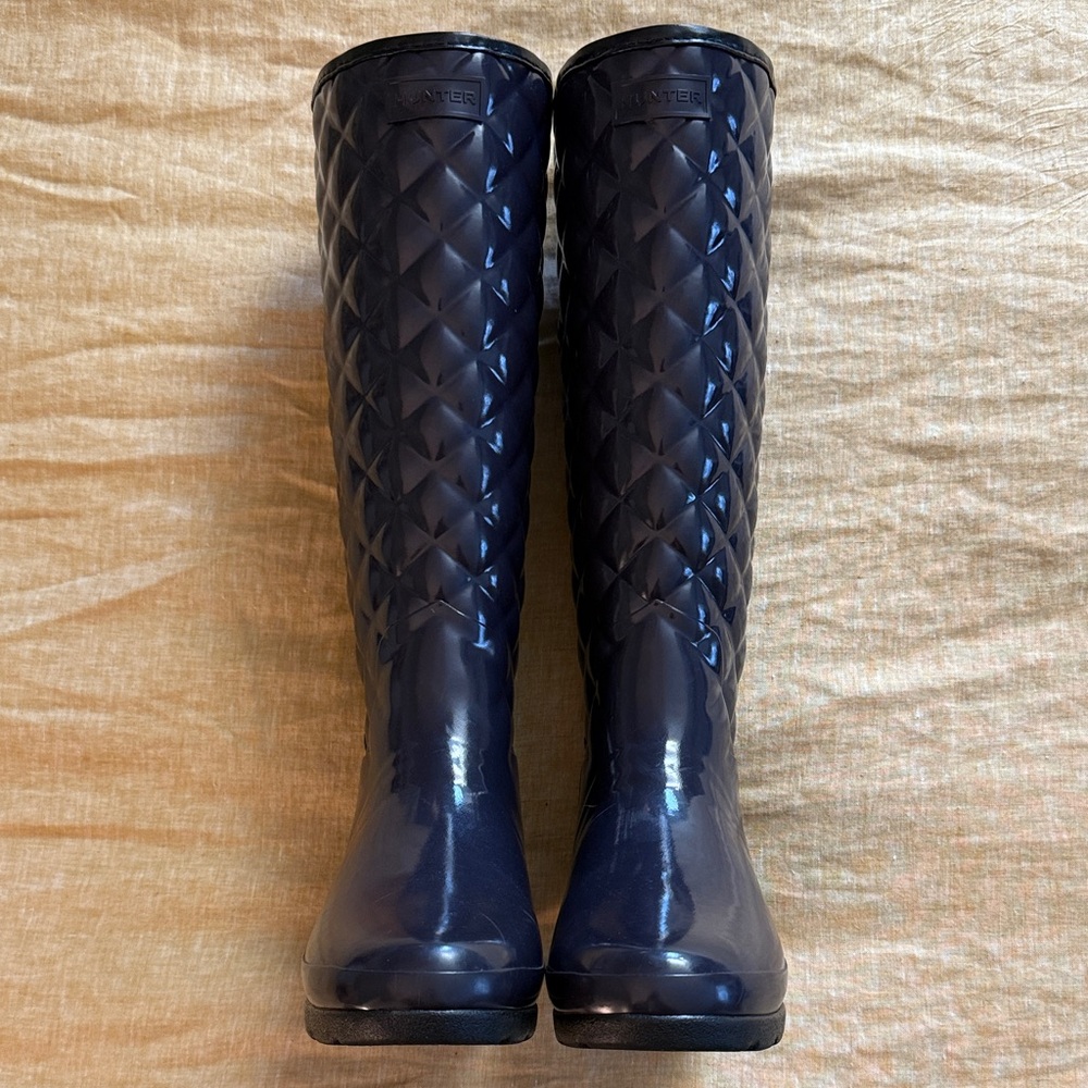 Hunter Refined Gloss Quilted Tall Rain Boot adjustable back - Picture 3 of 17
